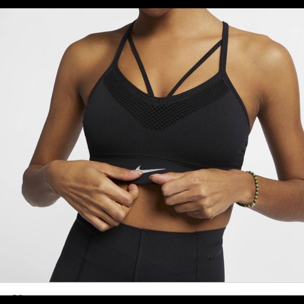 NWT Nike Seamless Bra